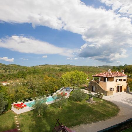 Villa Momiano With Private Pool Momjan Eksteriør billede