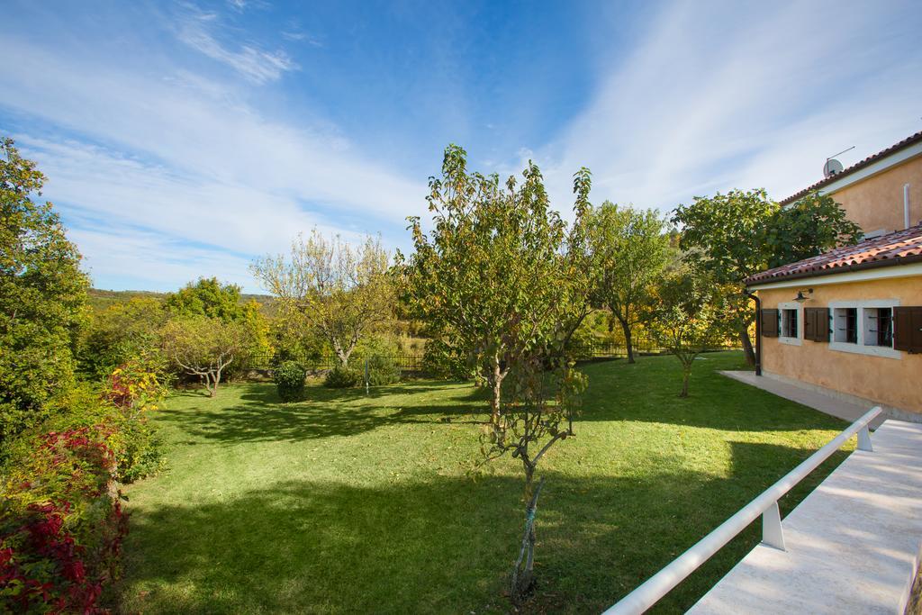Villa Momiano With Private Pool Momjan Eksteriør billede