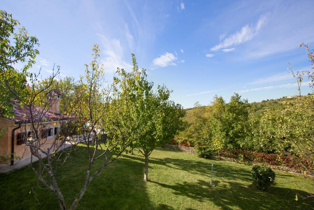 Villa Momiano With Private Pool Momjan Eksteriør billede