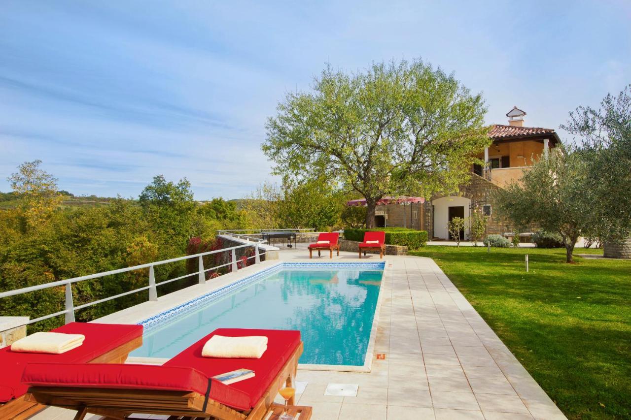 Villa Momiano With Private Pool Momjan Eksteriør billede